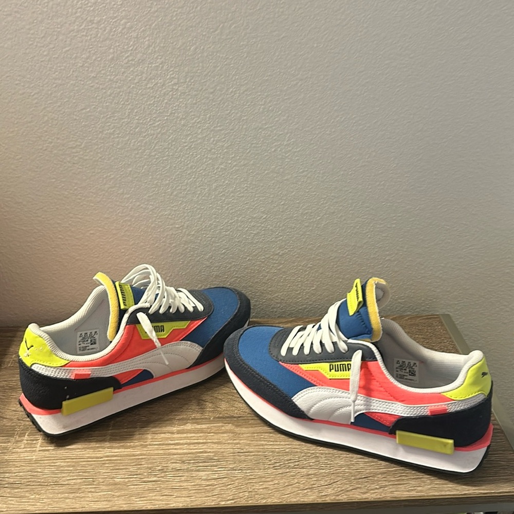 Brand new multicolor Puma sneakers, 9.5M